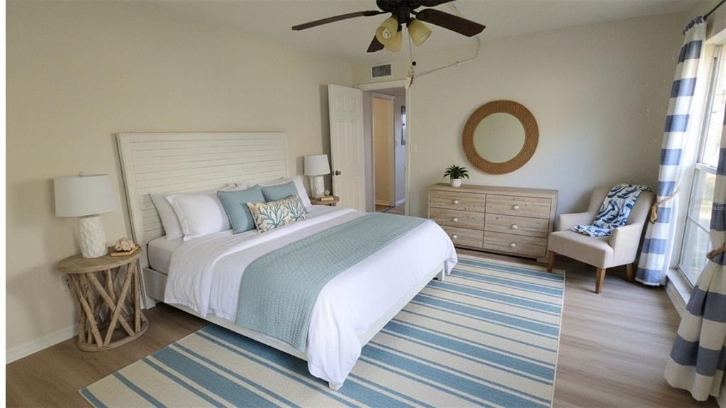 For Sale: $99,000 (2 beds, 1 baths, 891 Square Feet)