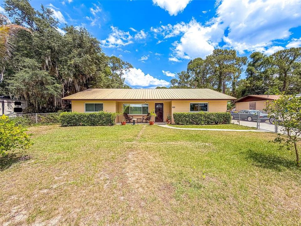 En Venta: $365,000 (3 camas, 2 baños, 2228 Pies cuadrados)