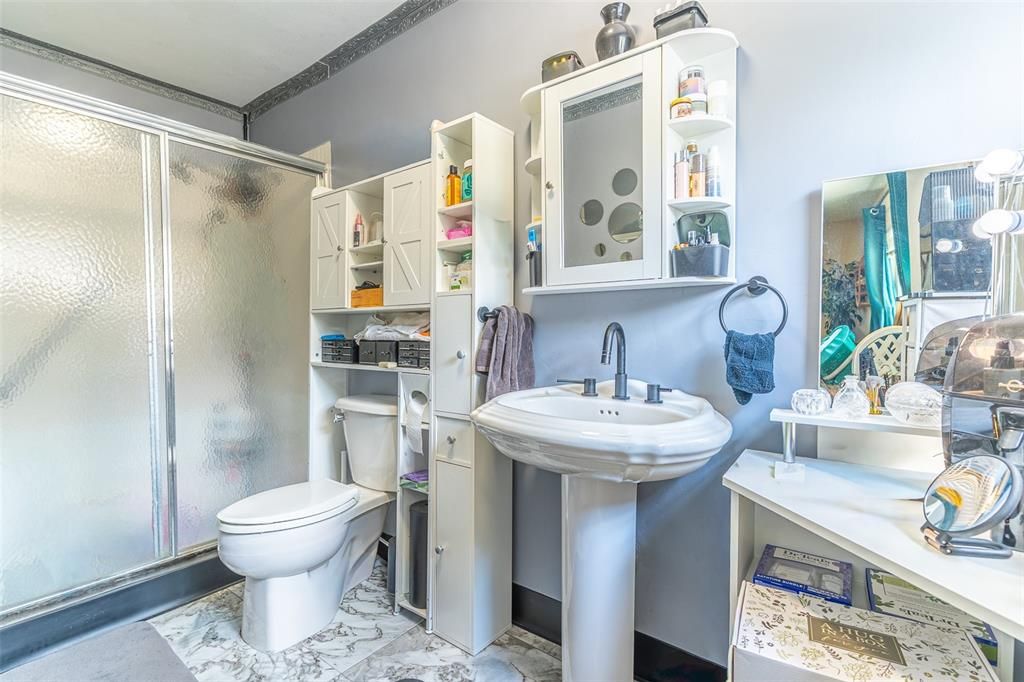 En Venta: $365,000 (3 camas, 2 baños, 2228 Pies cuadrados)
