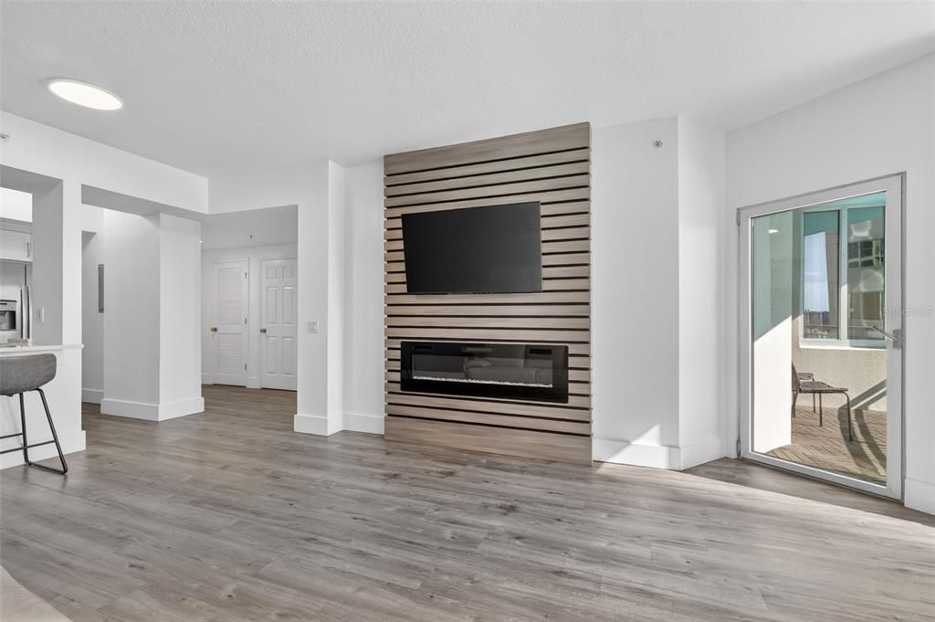 For Sale: $419,000 (2 beds, 2 baths, 1150 Square Feet)