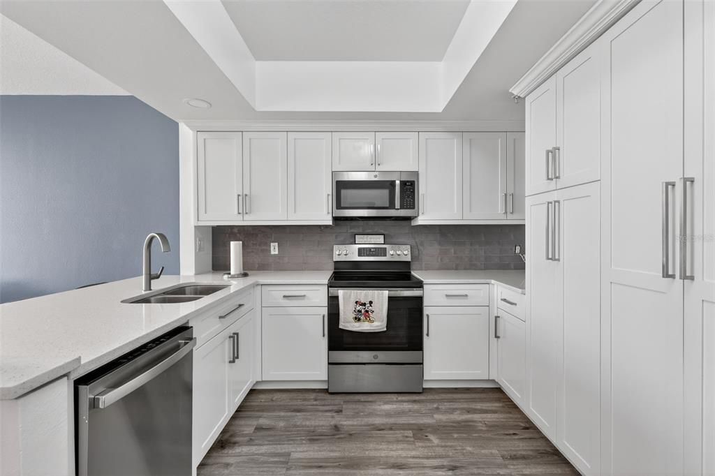 For Sale: $419,000 (2 beds, 2 baths, 1150 Square Feet)