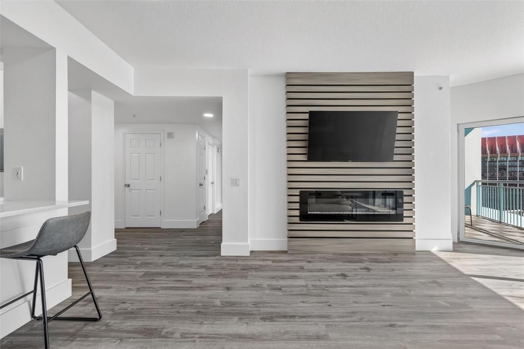 For Sale: $419,000 (2 beds, 2 baths, 1150 Square Feet)