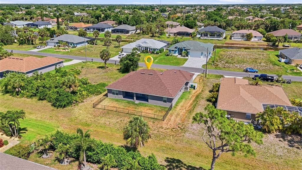 Activo con contrato: $359,000 (4 camas, 3 baños, 2265 Pies cuadrados)