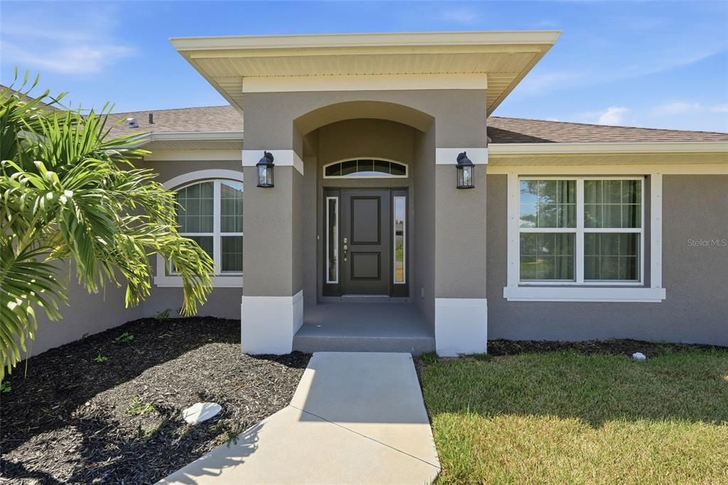 Activo con contrato: $359,000 (4 camas, 3 baños, 2265 Pies cuadrados)