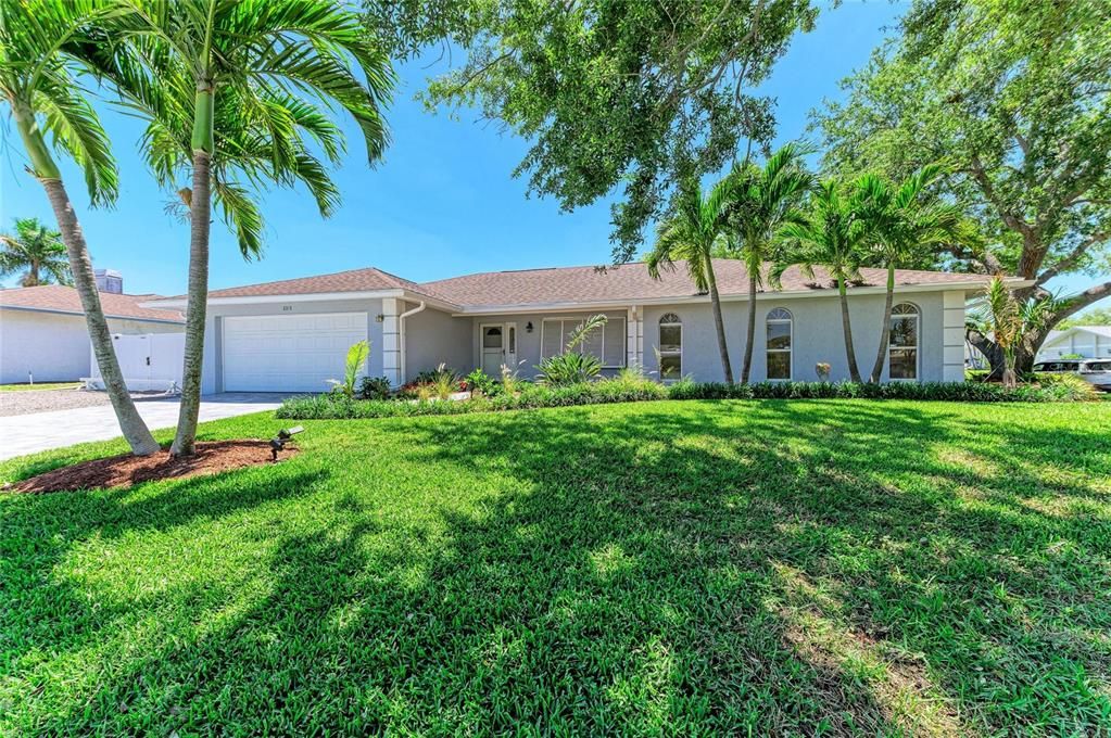 For Sale: $639,000 (3 beds, 2 baths, 2330 Square Feet)