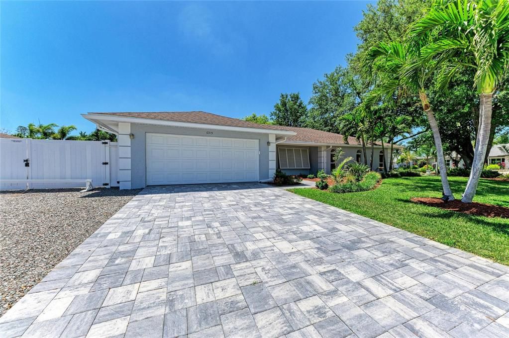 For Sale: $639,000 (3 beds, 2 baths, 2330 Square Feet)