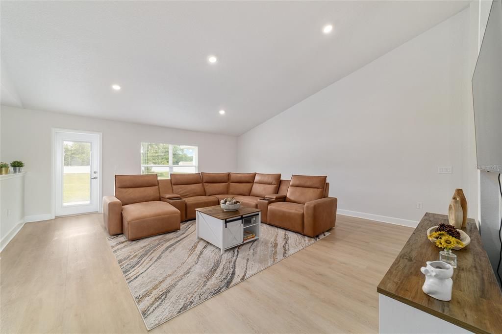 Active With Contract: $529,000 (4 beds, 3 baths, 3000 Square Feet)