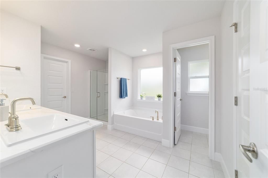 Active With Contract: $529,000 (4 beds, 3 baths, 3000 Square Feet)