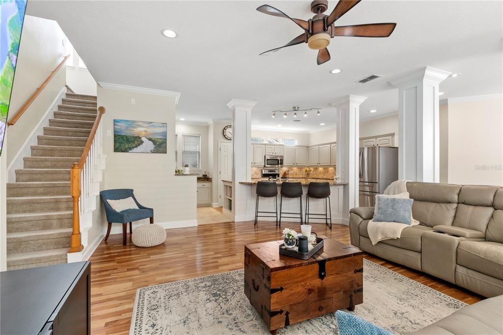 Activo con contrato: $850,000 (4 camas, 3 baños, 2335 Pies cuadrados)