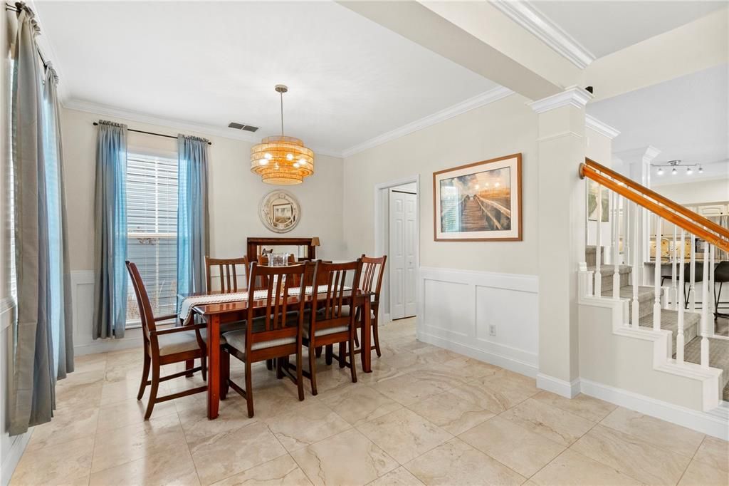 Activo con contrato: $850,000 (4 camas, 3 baños, 2335 Pies cuadrados)