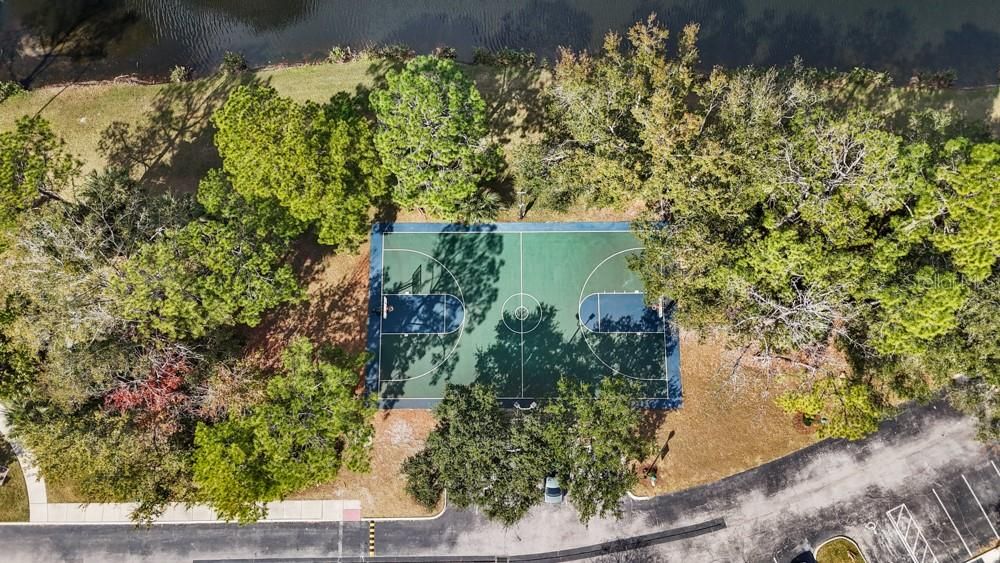 Activo con contrato: $850,000 (4 camas, 3 baños, 2335 Pies cuadrados)