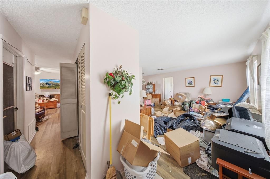 Activo con contrato: $259,000 (3 camas, 2 baños, 1433 Pies cuadrados)