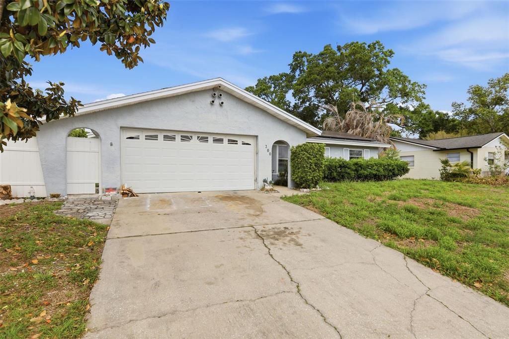 Activo con contrato: $259,000 (3 camas, 2 baños, 1433 Pies cuadrados)