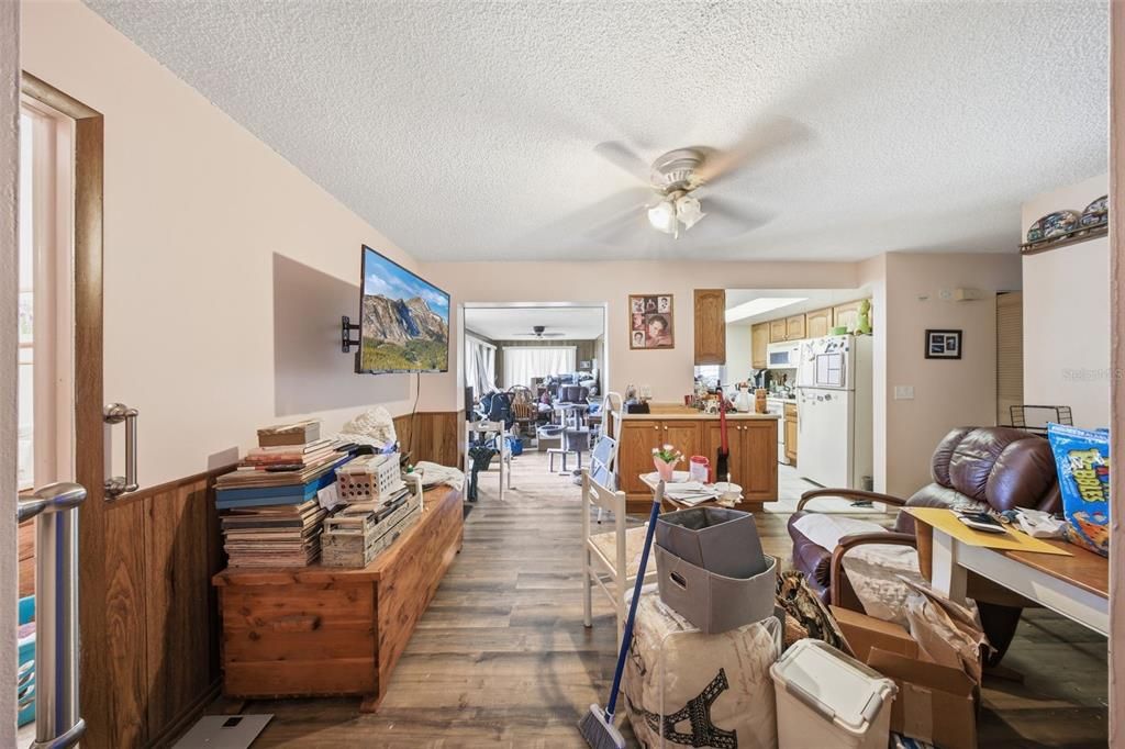 Activo con contrato: $259,000 (3 camas, 2 baños, 1433 Pies cuadrados)