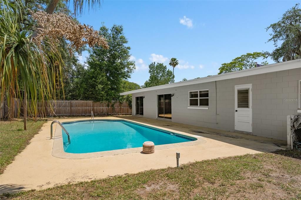 Active With Contract: $355,000 (4 beds, 2 baths, 1830 Square Feet)