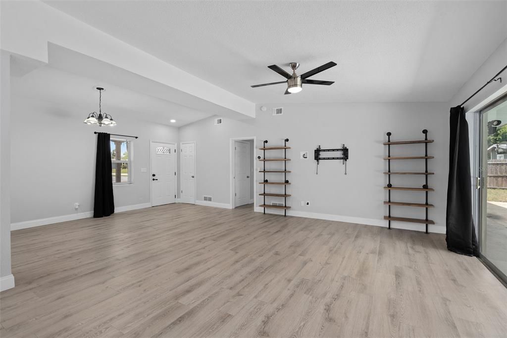 Active With Contract: $355,000 (4 beds, 2 baths, 1830 Square Feet)