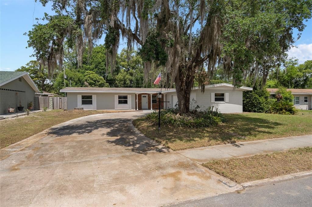 Active With Contract: $355,000 (4 beds, 2 baths, 1830 Square Feet)