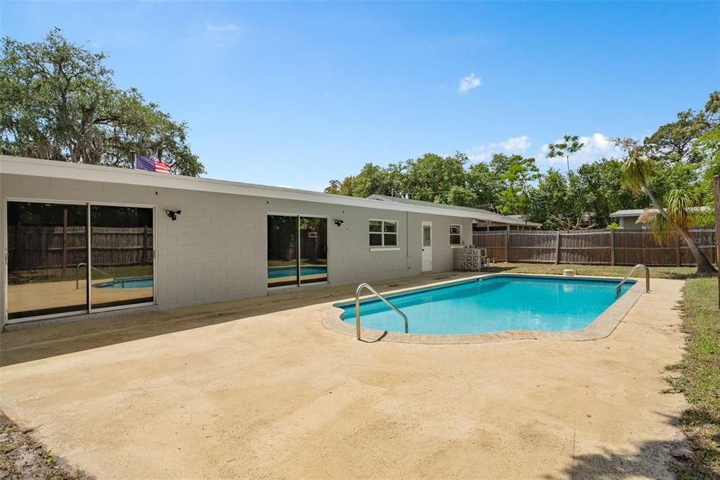 Active With Contract: $355,000 (4 beds, 2 baths, 1830 Square Feet)