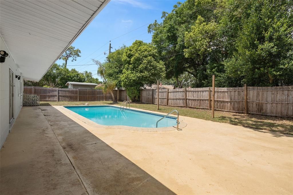 Active With Contract: $355,000 (4 beds, 2 baths, 1830 Square Feet)
