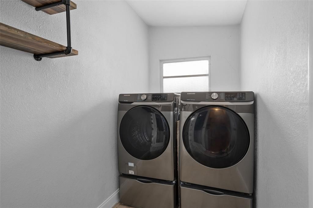 Active With Contract: $355,000 (4 beds, 2 baths, 1830 Square Feet)