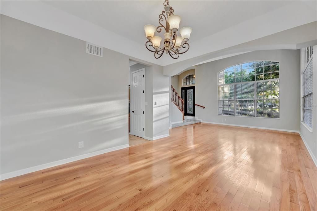 En Venta: $850,000 (5 camas, 3 baños, 3208 Pies cuadrados)