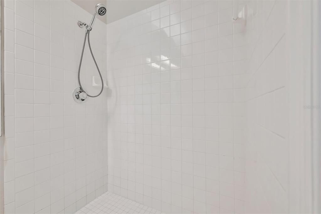 En Venta: $850,000 (5 camas, 3 baños, 3208 Pies cuadrados)
