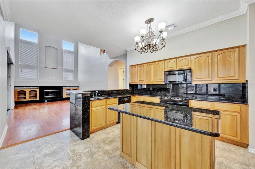 En Venta: $850,000 (5 camas, 3 baños, 3208 Pies cuadrados)