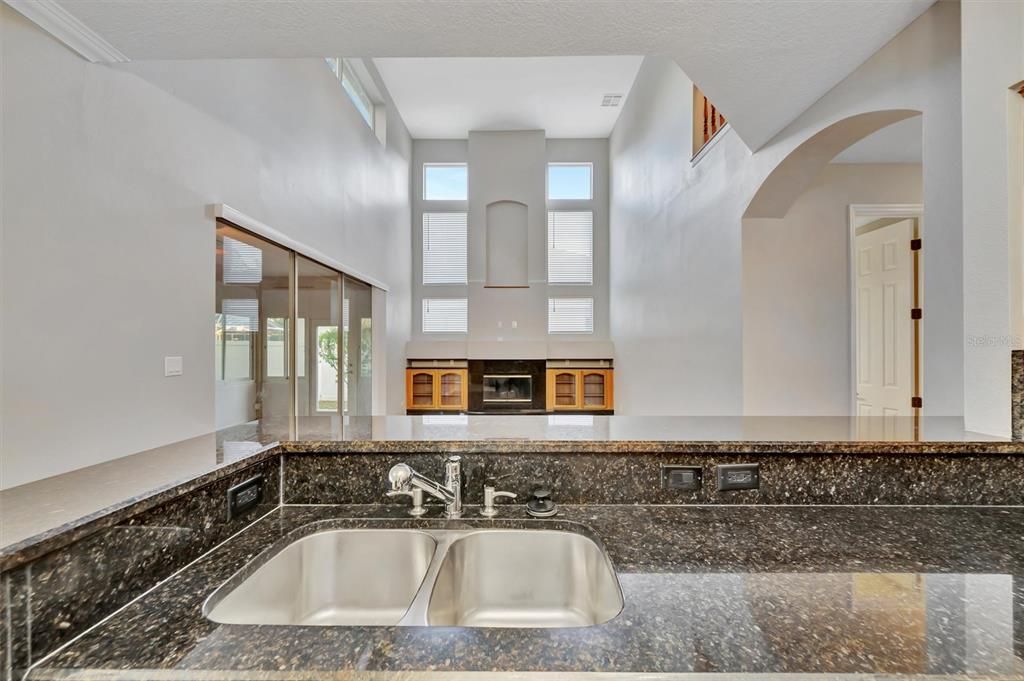 En Venta: $850,000 (5 camas, 3 baños, 3208 Pies cuadrados)