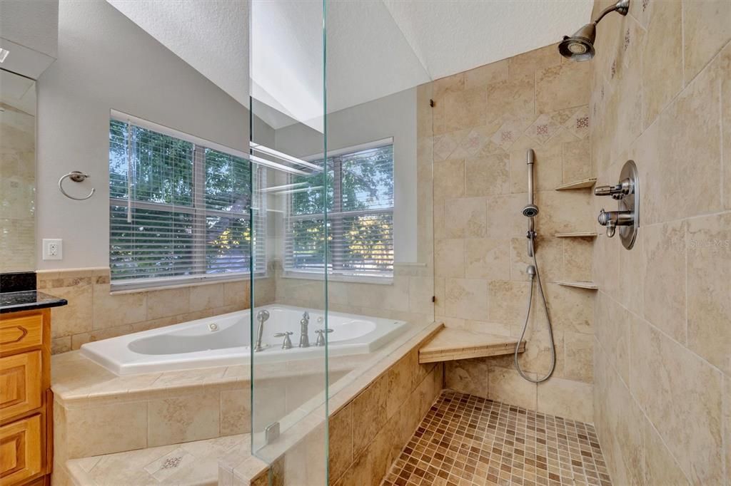En Venta: $850,000 (5 camas, 3 baños, 3208 Pies cuadrados)