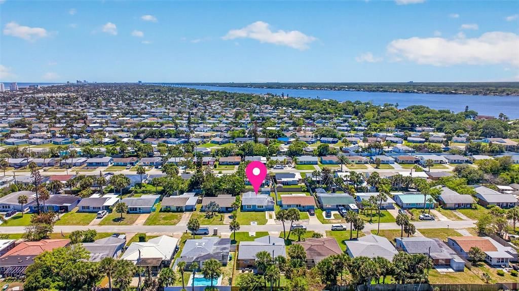For Sale: $334,900 (3 beds, 2 baths, 1033 Square Feet)