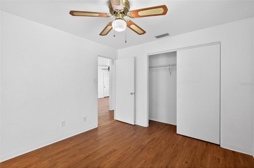 For Sale: $334,900 (3 beds, 2 baths, 1033 Square Feet)