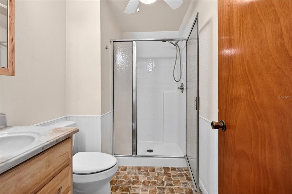 For Sale: $334,900 (3 beds, 2 baths, 1033 Square Feet)