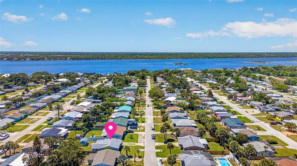 For Sale: $334,900 (3 beds, 2 baths, 1033 Square Feet)
