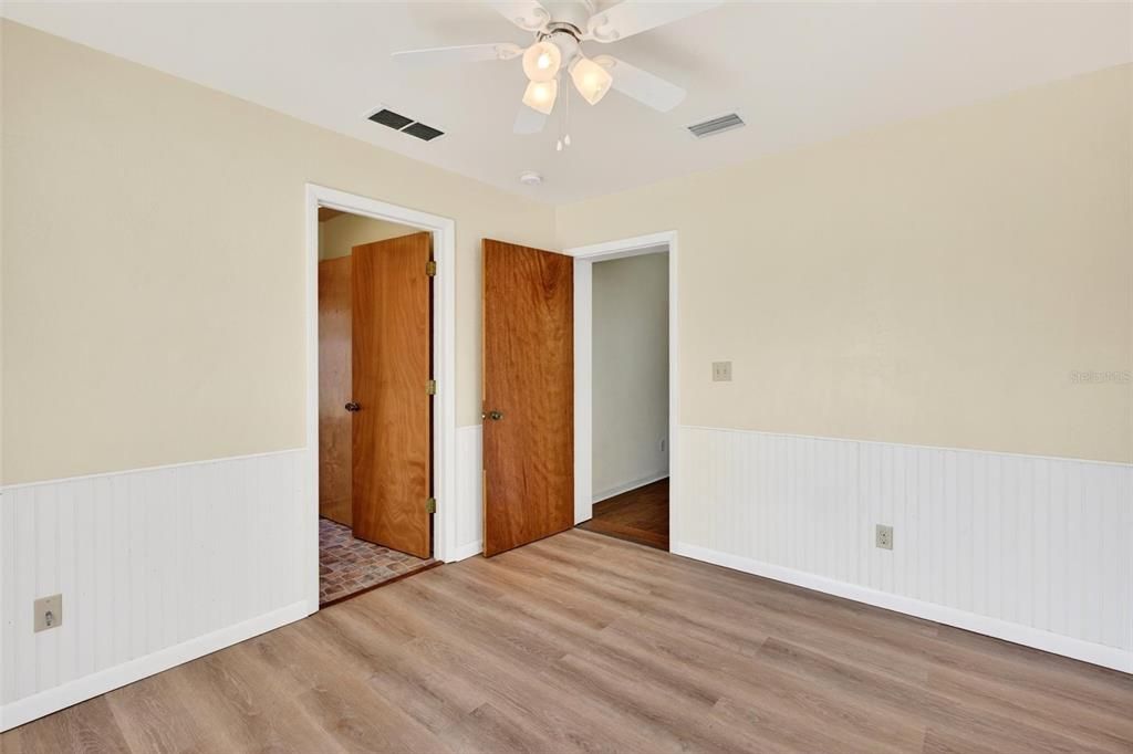 For Sale: $334,900 (3 beds, 2 baths, 1033 Square Feet)