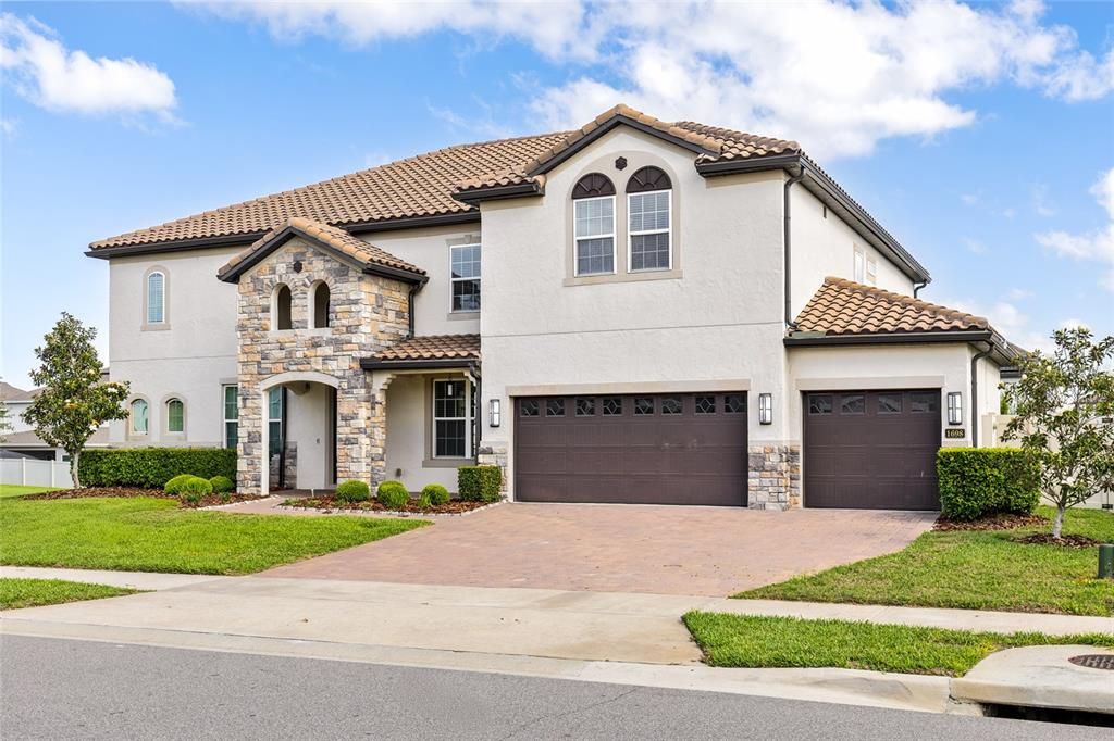 For Sale: $1,399,000 (7 beds, 4 baths, 4700 Square Feet)