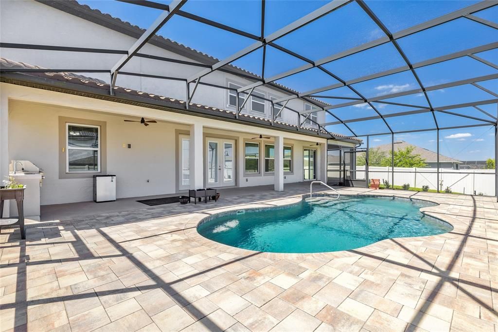 For Sale: $1,399,000 (7 beds, 4 baths, 4700 Square Feet)