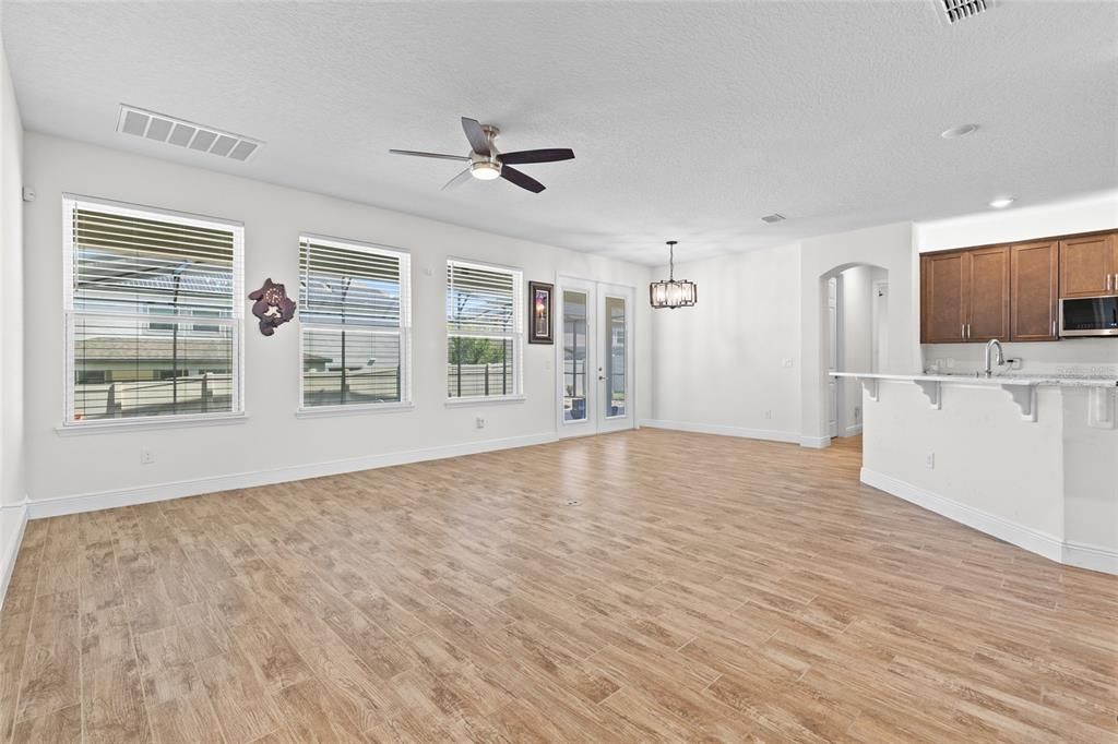 For Sale: $1,399,000 (7 beds, 4 baths, 4700 Square Feet)
