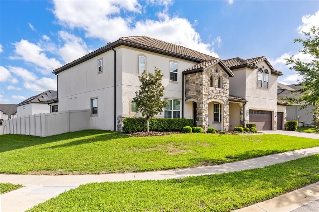 For Sale: $1,399,000 (7 beds, 4 baths, 4700 Square Feet)