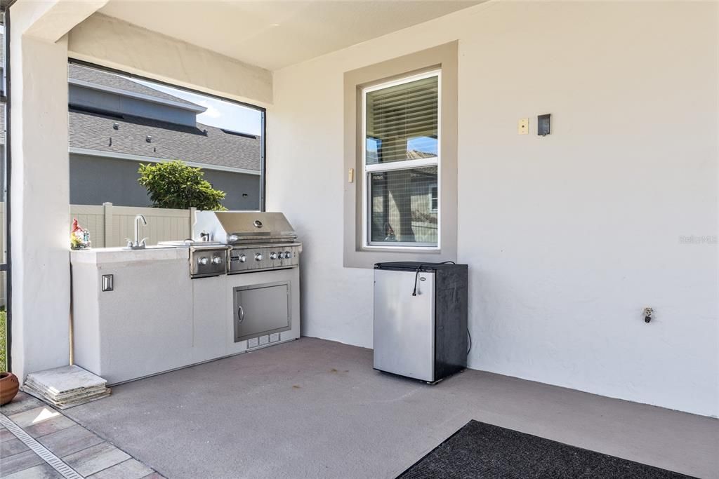 For Sale: $1,399,000 (7 beds, 4 baths, 4700 Square Feet)
