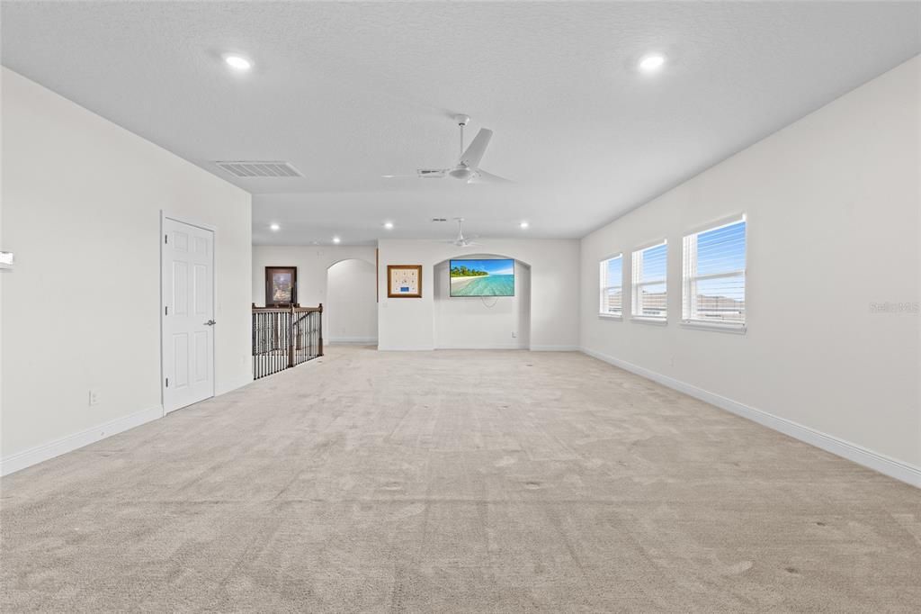 For Sale: $1,399,000 (7 beds, 4 baths, 4700 Square Feet)