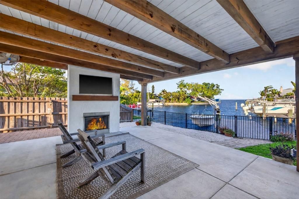 For Sale: $1,185,000 (3 beds, 2 baths, 1784 Square Feet)
