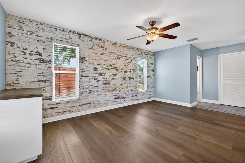 For Sale: $1,185,000 (3 beds, 2 baths, 1784 Square Feet)