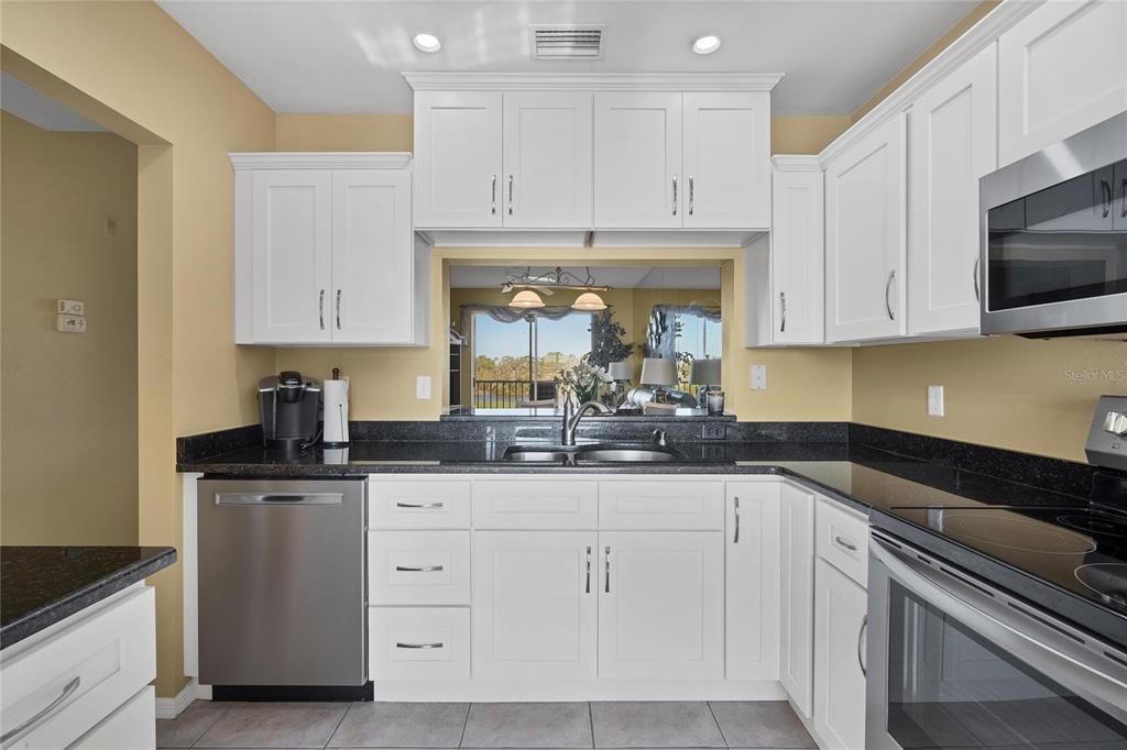 Activo con contrato: $289,900 (2 camas, 2 baños, 1106 Pies cuadrados)