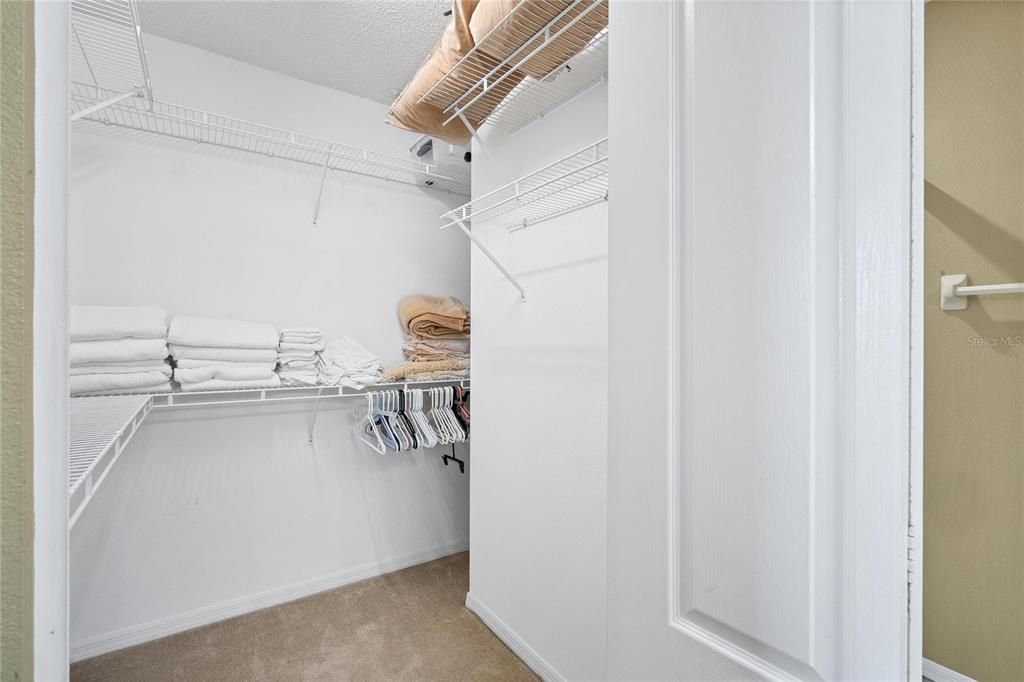 Activo con contrato: $289,900 (2 camas, 2 baños, 1106 Pies cuadrados)