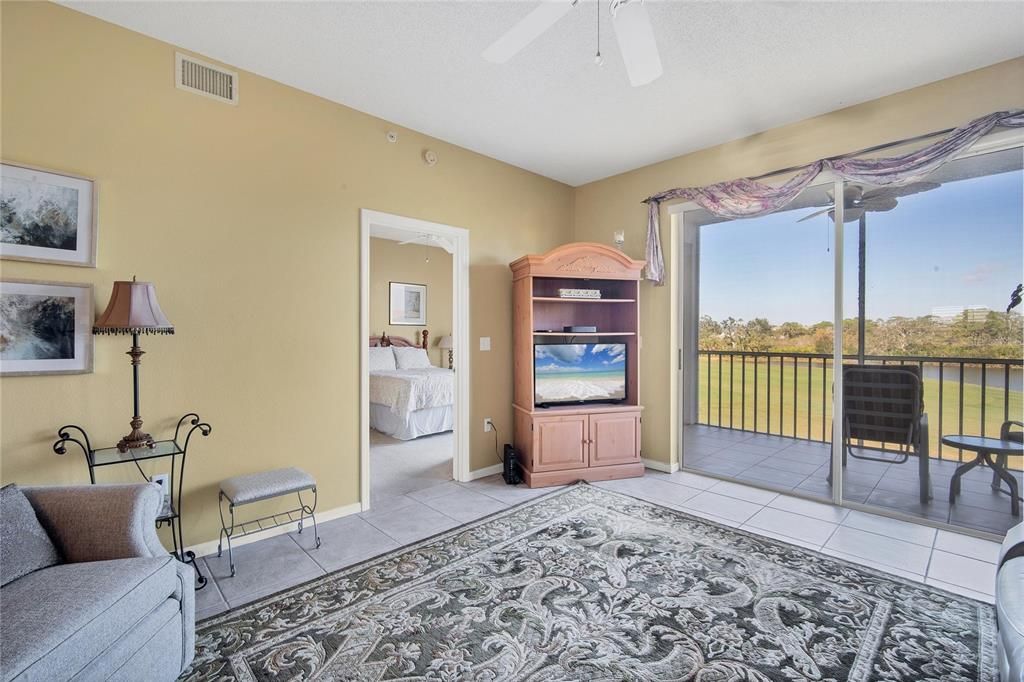 Activo con contrato: $289,900 (2 camas, 2 baños, 1106 Pies cuadrados)