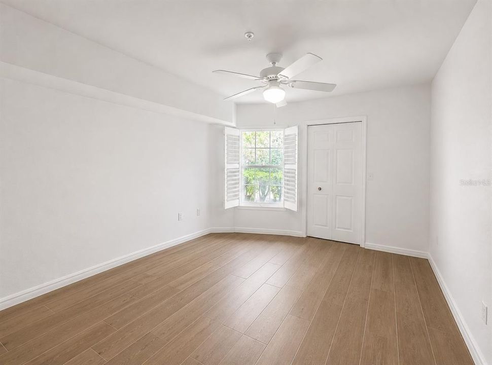 В аренду: $1,700 (2 спален, 1 ванн, 961 Квадратных фут)