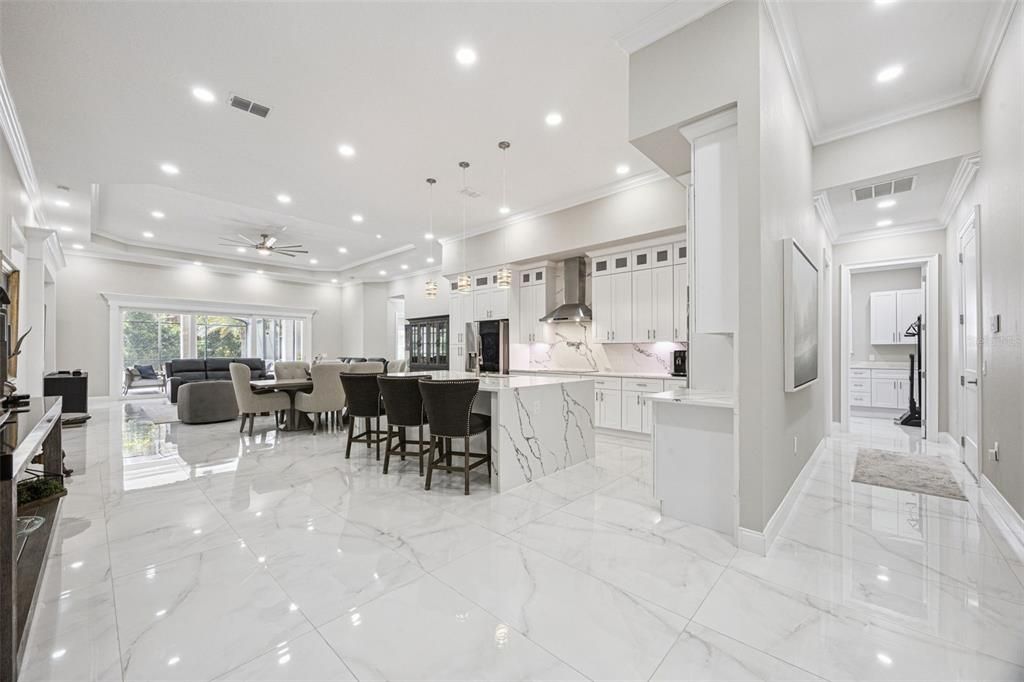 En Venta: $985,000 (4 camas, 4 baños, 3382 Pies cuadrados)