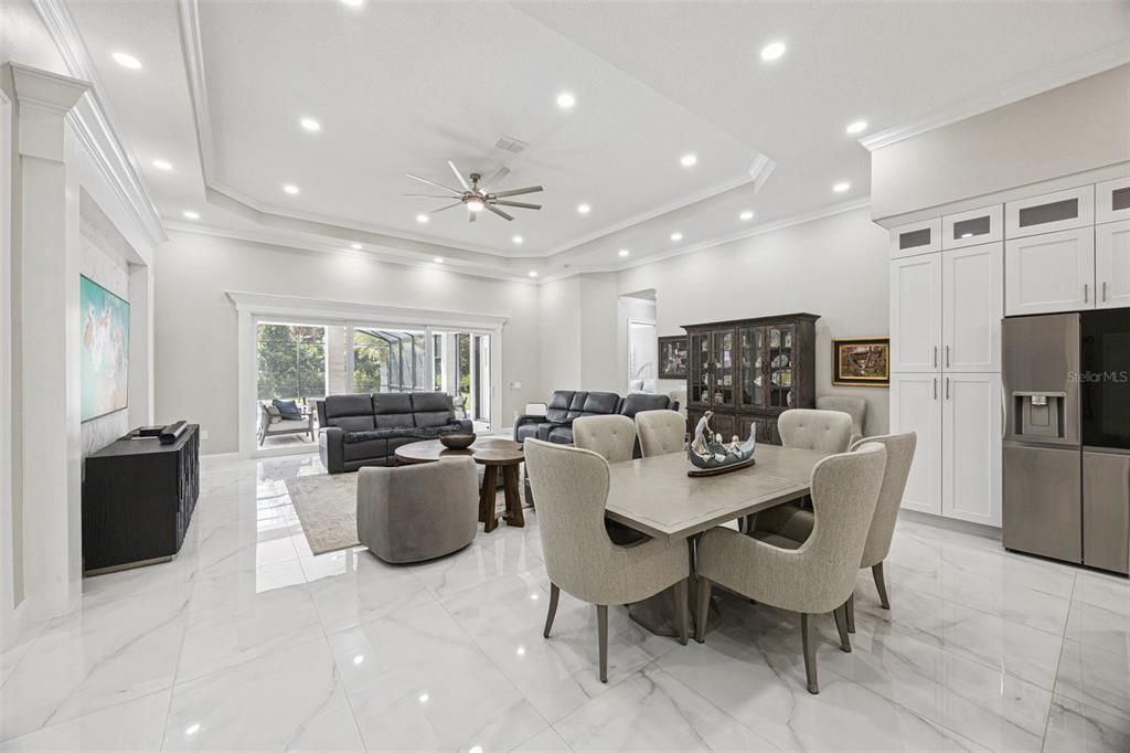 En Venta: $985,000 (4 camas, 4 baños, 3382 Pies cuadrados)