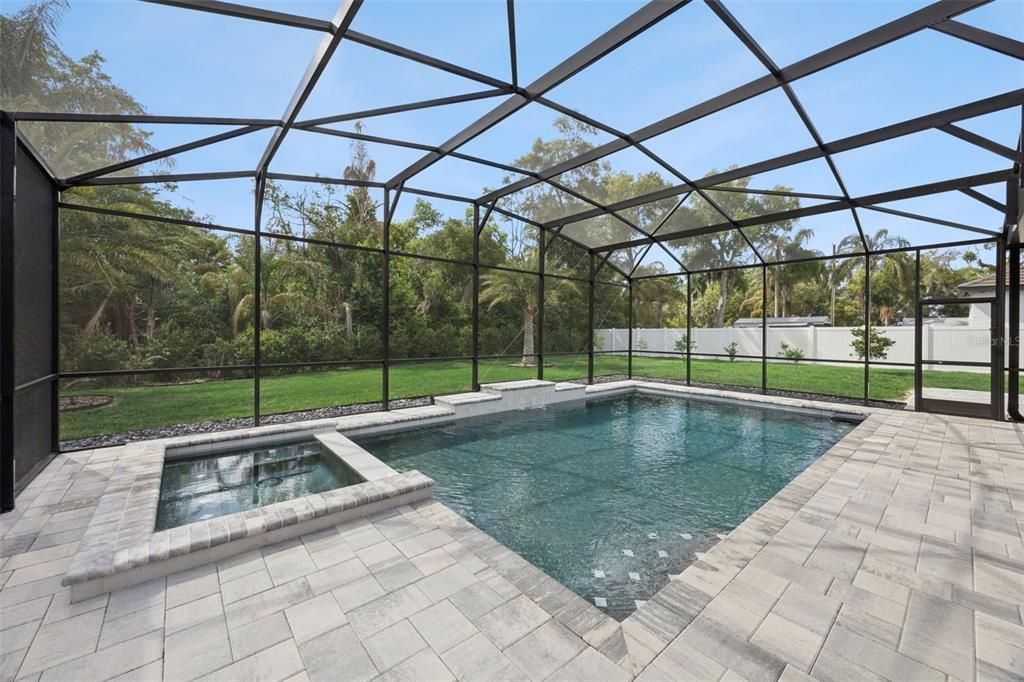 En Venta: $985,000 (4 camas, 4 baños, 3382 Pies cuadrados)