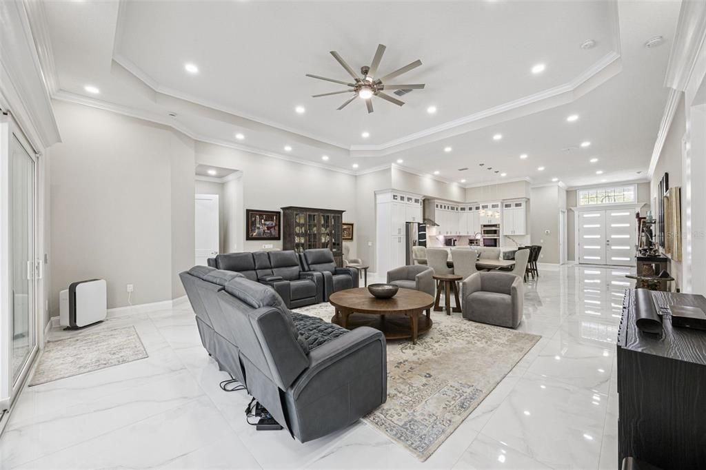 En Venta: $985,000 (4 camas, 4 baños, 3382 Pies cuadrados)